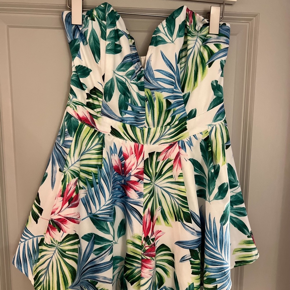 Deep V strapless mini romper/dress